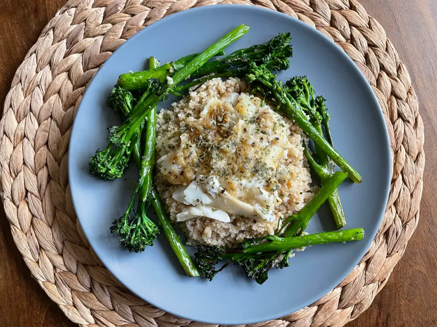 Lemon Baked Cod With Garlic & Broccoli