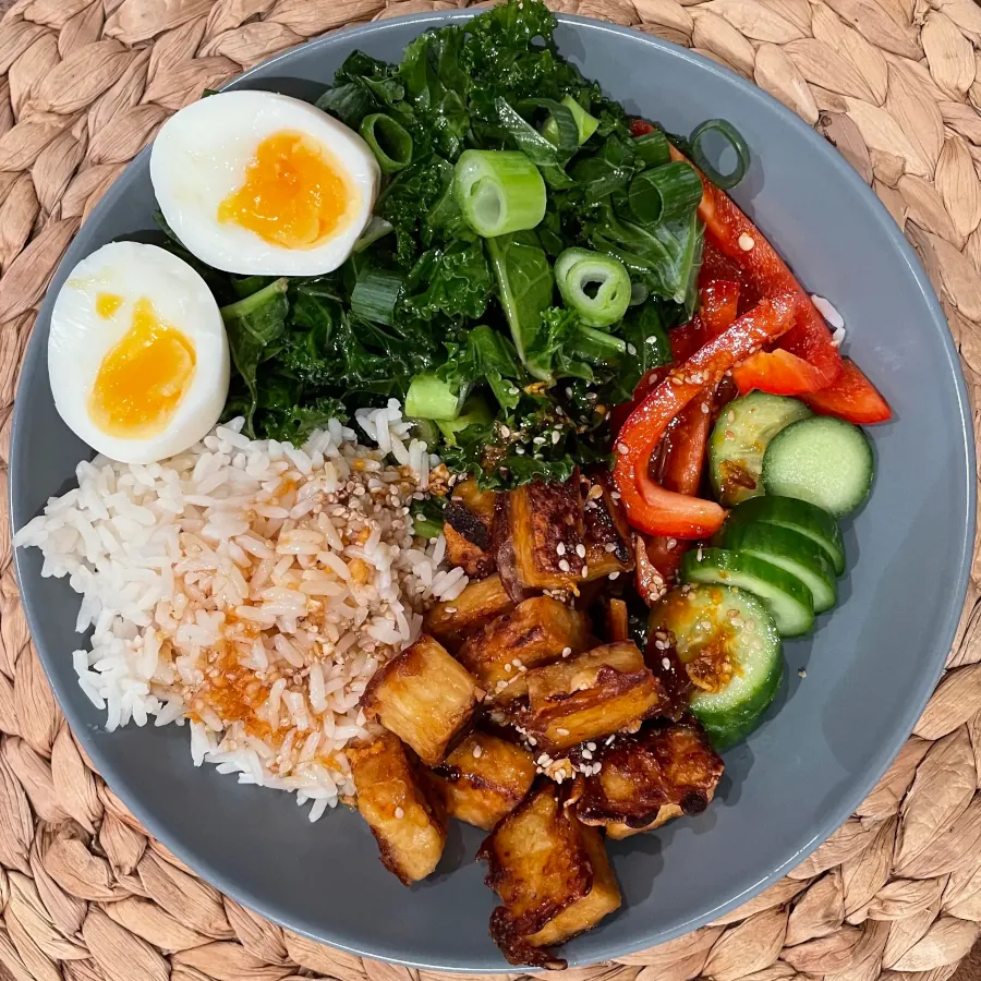 Tempeh, Kale & Sesame Rice Bowl