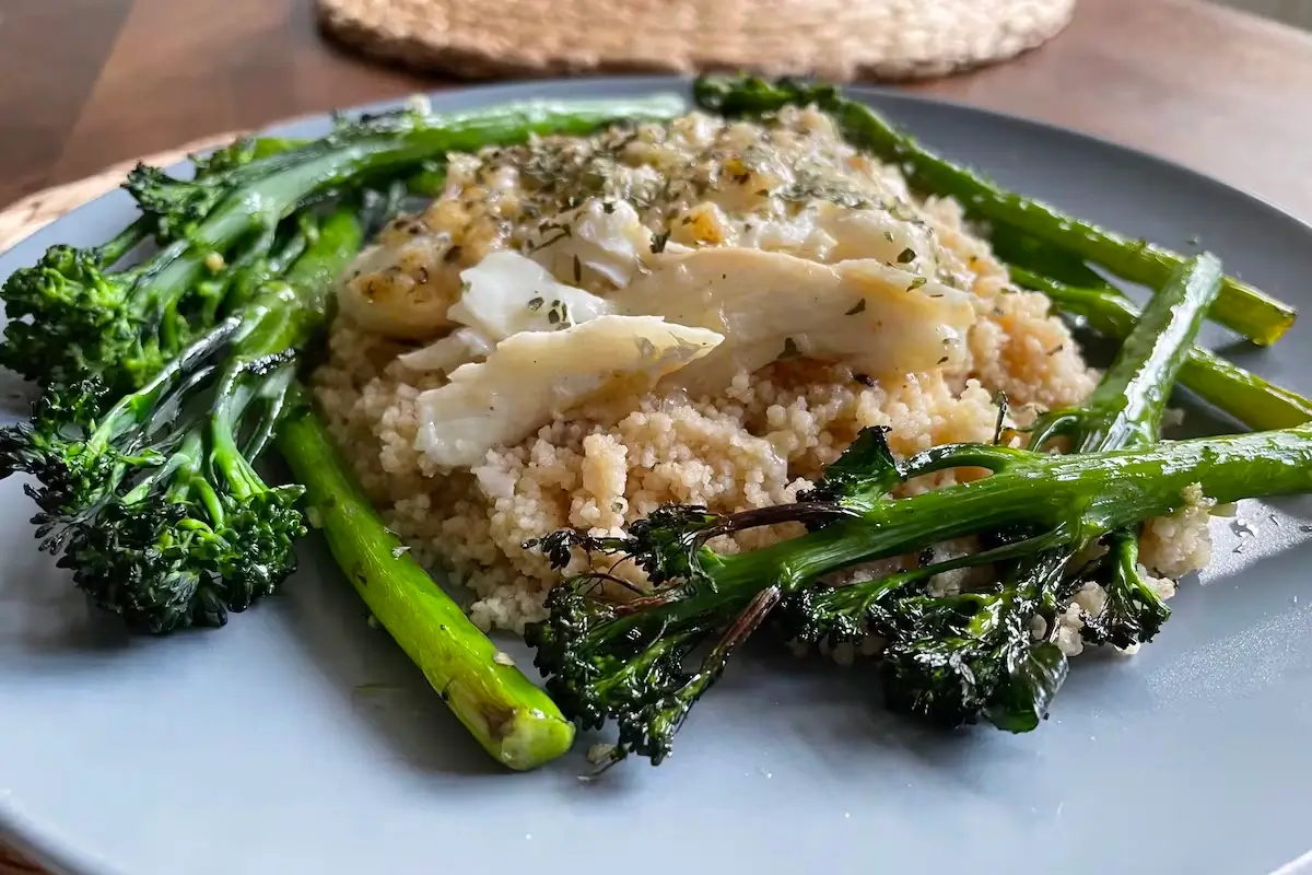 Lemon Baked Cod With Garlic & Broccoli